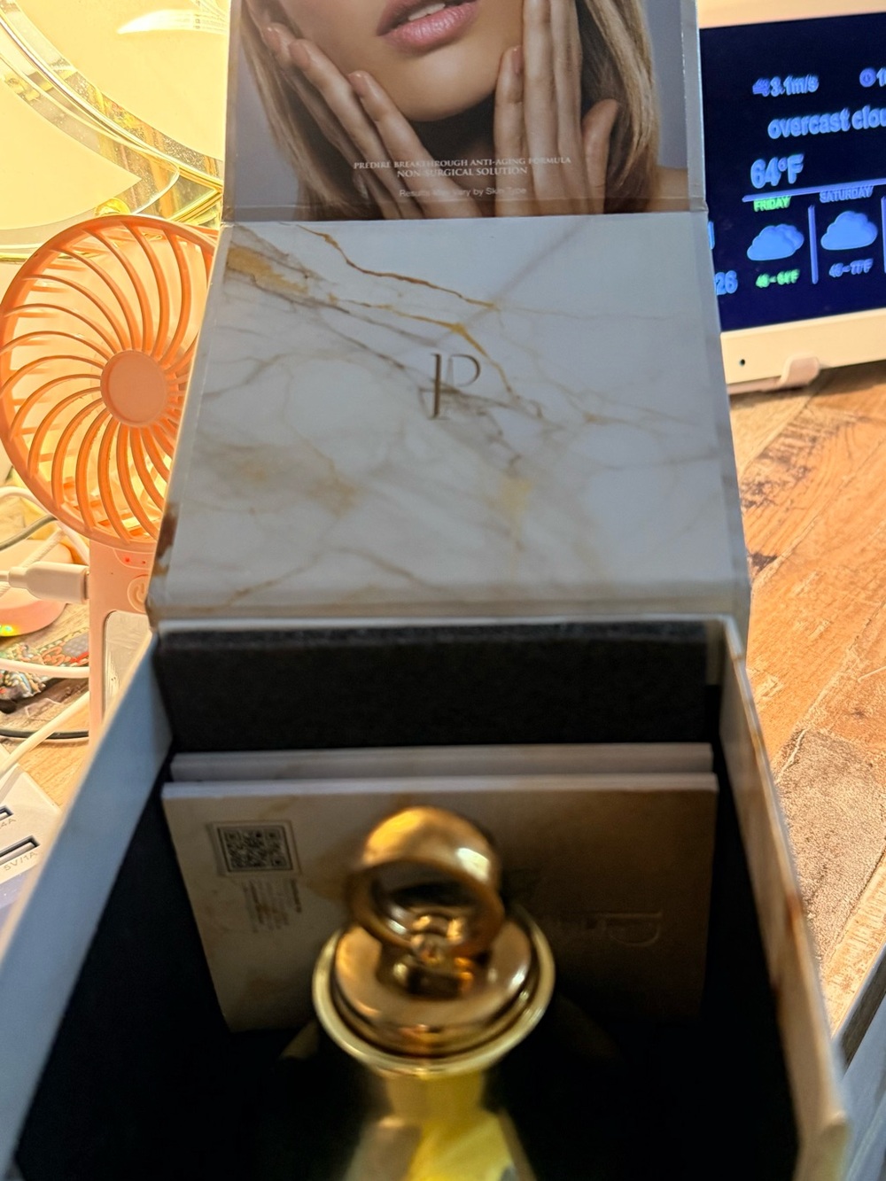 Daily Defense Hydration Balance
Night Eye Serum with Wrinkle Vanisher Device